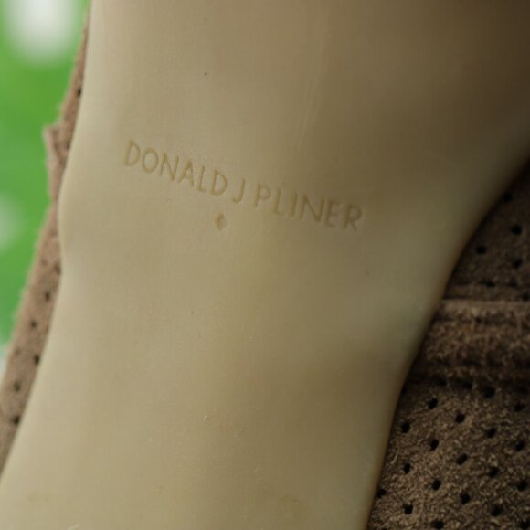 Donald Pliner Womens Boot Size 9.5 Tan Suede Platform Block Heel Bootie Side Zip - Picture 10 of 12